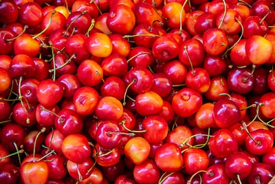 Long-stemmed Cherries Supreme